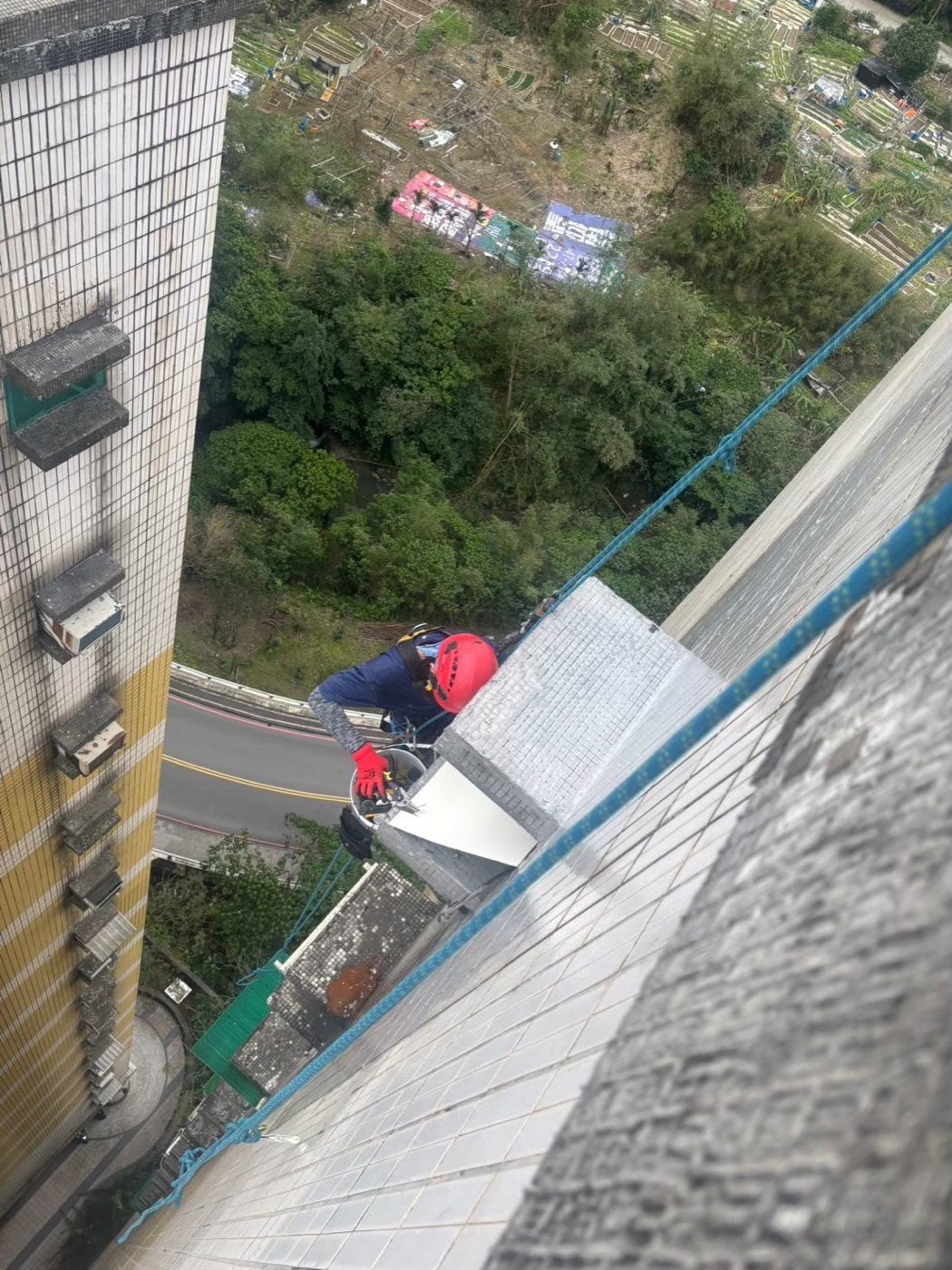 高空外牆近接巡視與施作
